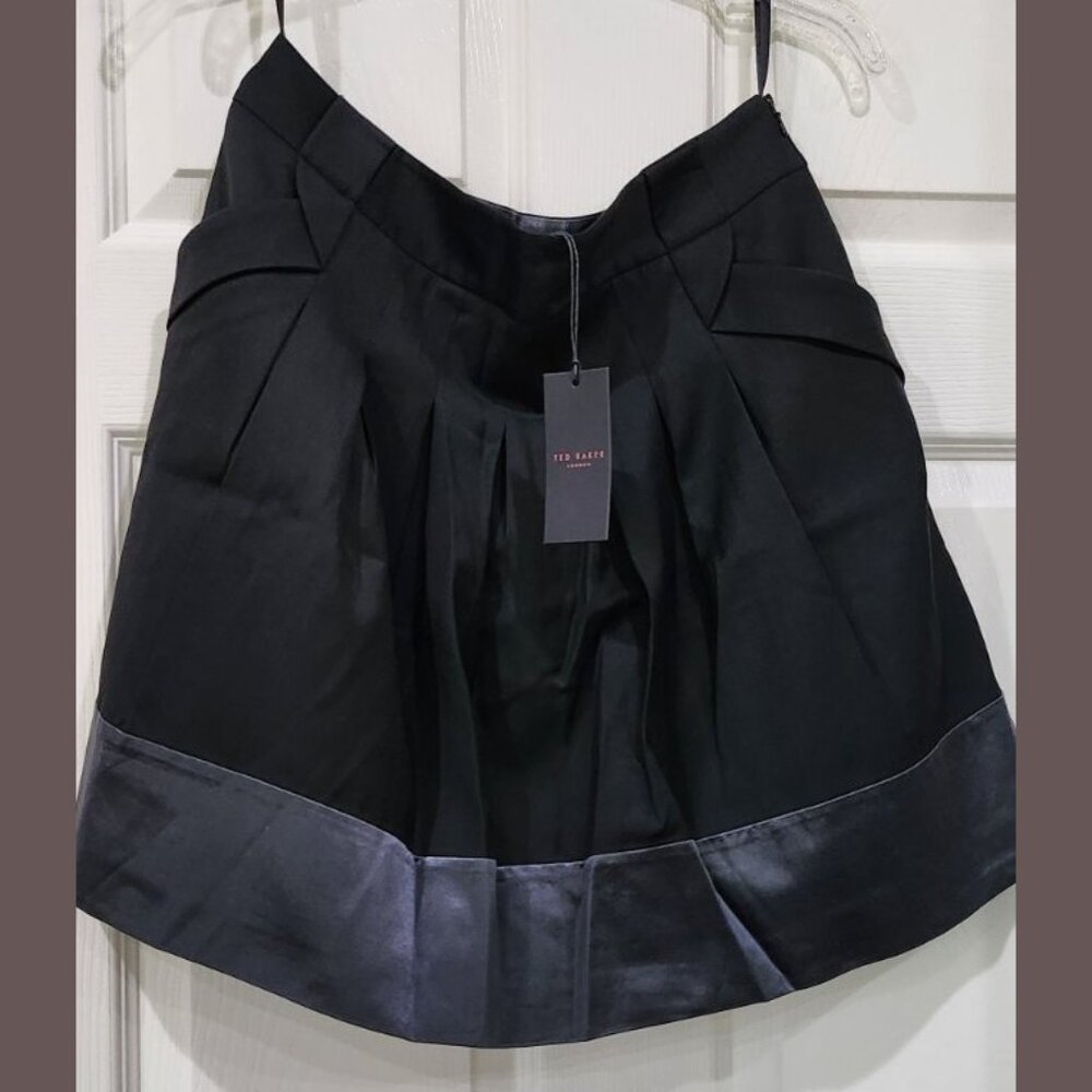 $195 NWT TED BAKER LONDON TWISTED POCKET PINTUCK SKIRT SIZE: 3 TB / SIZE: 8 US